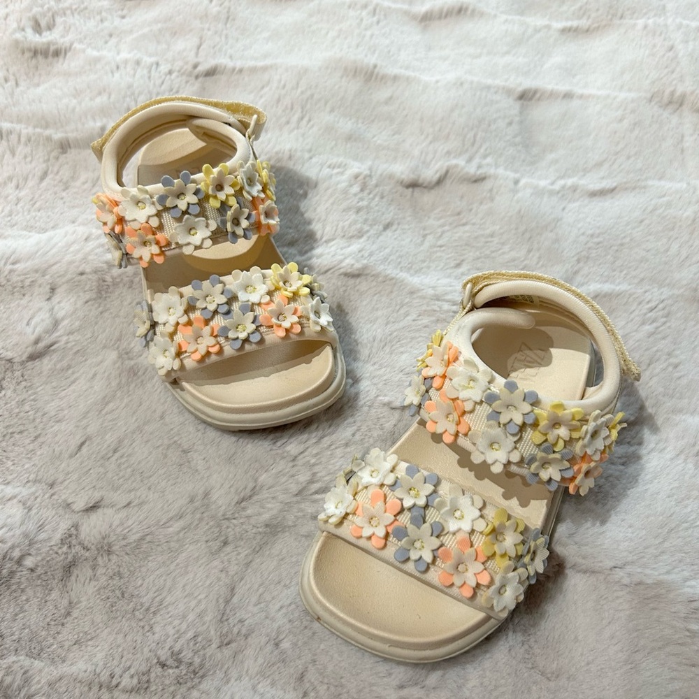 Zara Kids Flower Sandals US Size 23 used